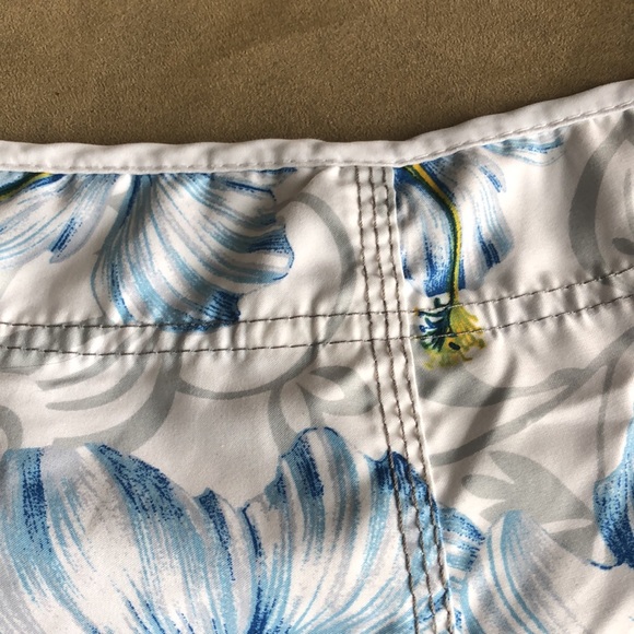Rip Curl white / blue board shorts - Picture 7 of 8